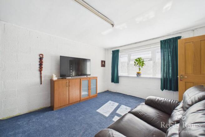 5 bed Semi-Detached for sale Image 11