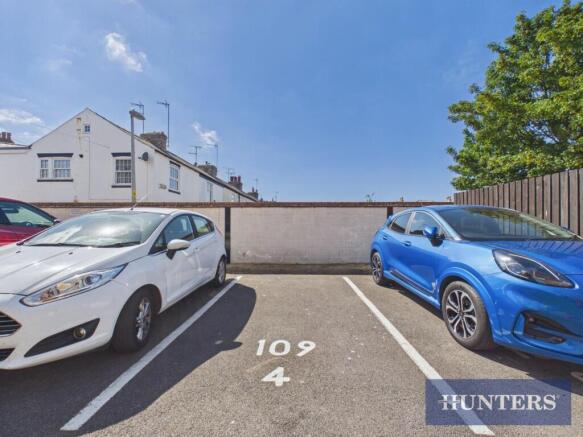2 bed Apartment for sale Image 12
