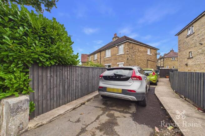 3 bed Semi-Detached for sale Image 8