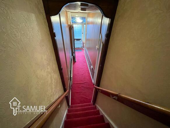Downstrairs Hallway a.JPG