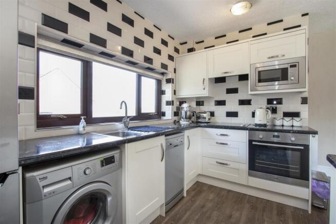 Kitchen2.jpg