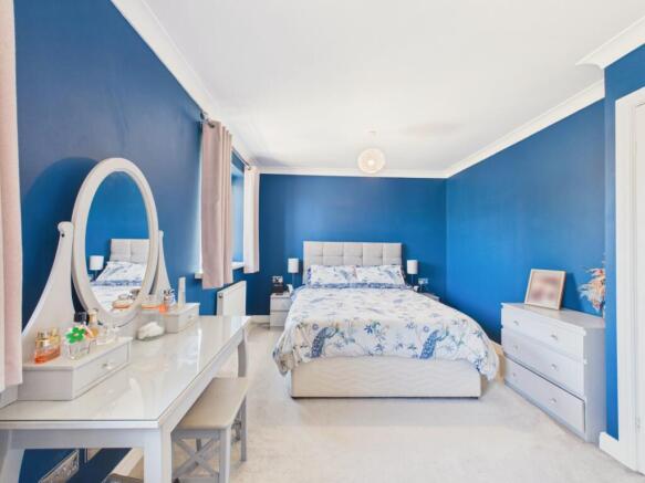 4 bed Semi-Detached for sale Image 7