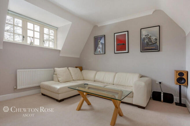 Furlong Drive, ASCOT photo 4
