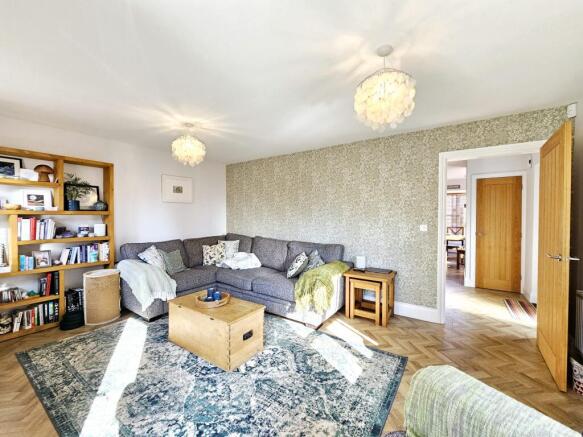4 bed Detached for sale Image 4
