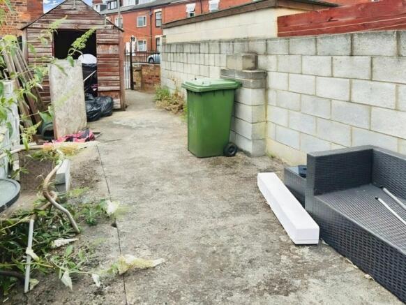5 bed Terraced for sale Image 9