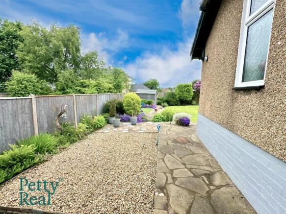 2 bed Semi-Detached Bungalow for sale Image 12