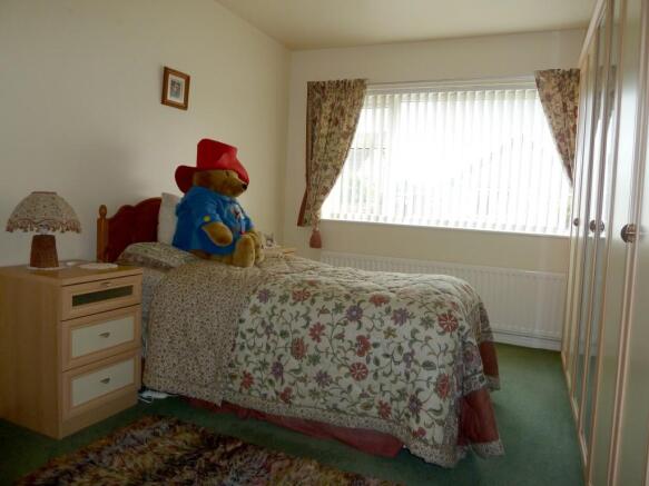 BEDROOM 2