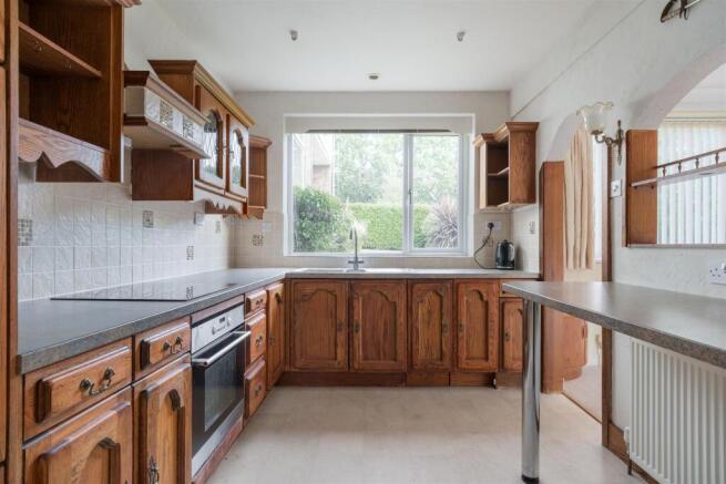 3 bed Apartment for sale Image 6