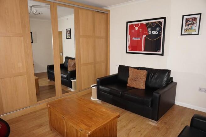 Sitting Room / Bedroom 4