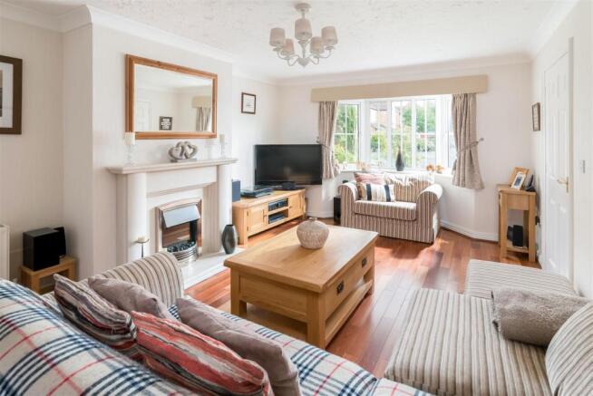 28 Millfield Close-7.jpg