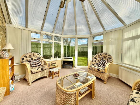 4 bed Detached for sale Image 7