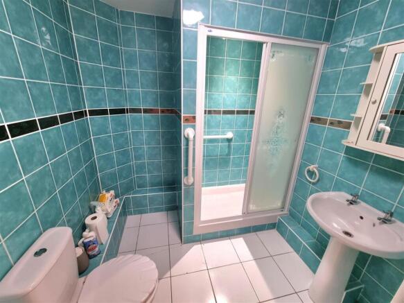 Shower room.jpg