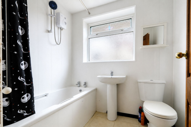 3 bed Semi-Detached Bungalow for sale Image 9
