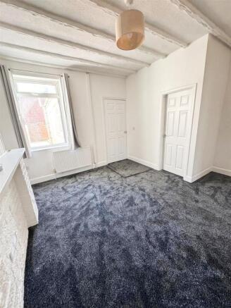 3 bed Terraced for sale Image 11