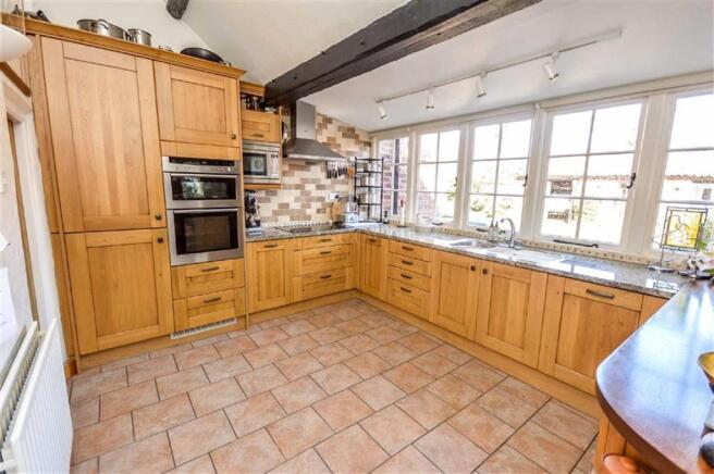 KITCHEN AND FAMILY A