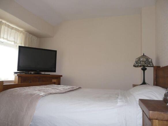 Bedroom 1 - 2
