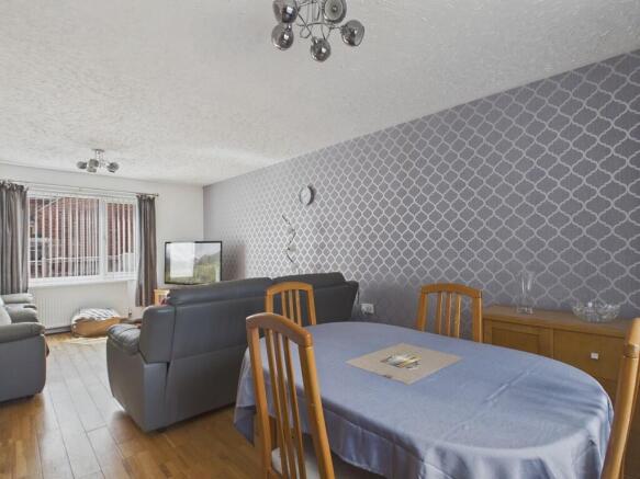 3 bed Semi-Detached for sale Image 8