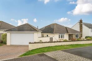 6, Cheavestone Lea, Totnes TQ9 7AU