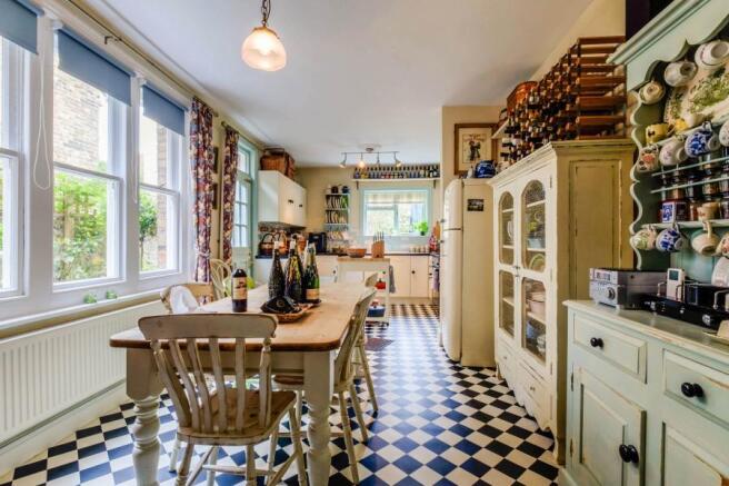 KITCHEN.B.ROOM