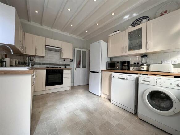 Kitchen: