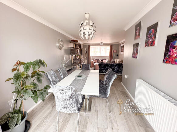 Lounge/Dining Room