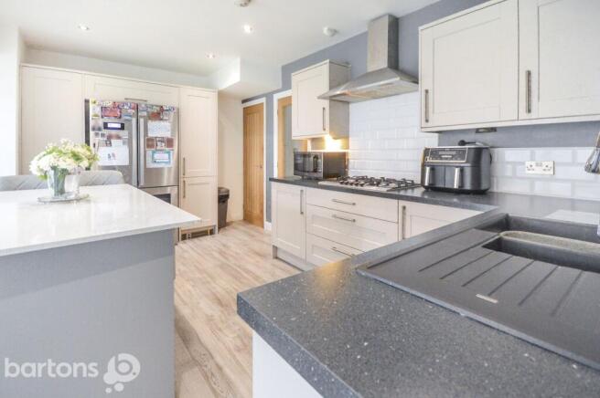3 bed House for sale Image 6