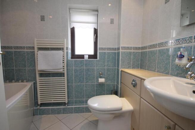 BATHROOM/W.C.