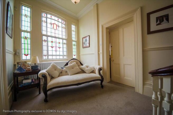 FIRST FLOOR LANDING