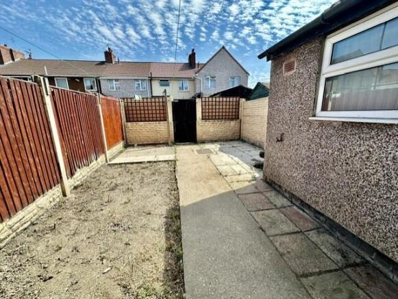 3 bed House to rent Image 11