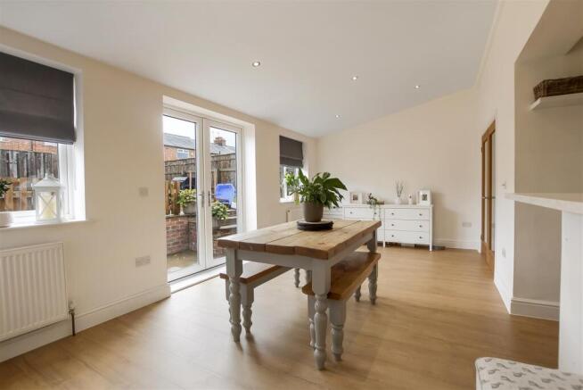 3 bed Terraced for sale Image 5