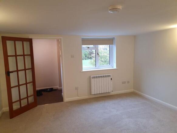 Lounge to front.jpg