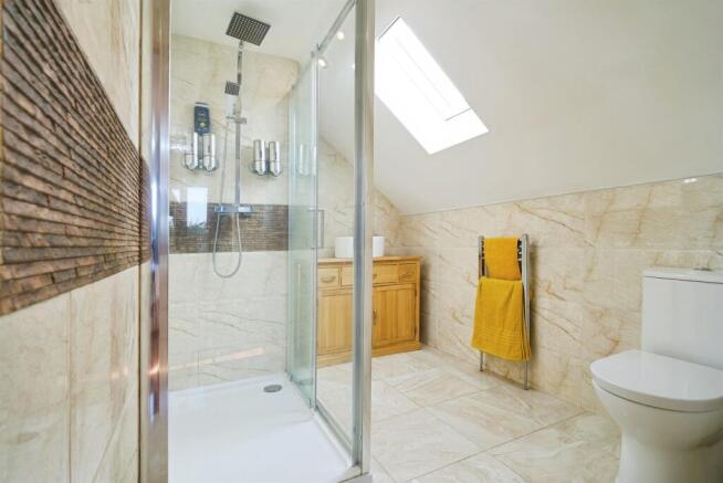 3 bed Detached Bungalow for sale Image 11