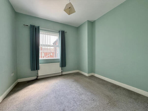 3 bed Terraced to rent Image 6