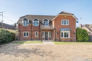 Deerhurst, The Shrave, Four Marks, Alton GU34 5BH