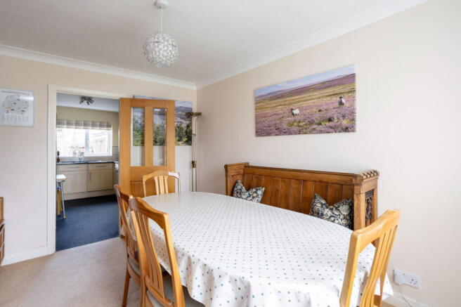 4 bed Detached for sale Image 5