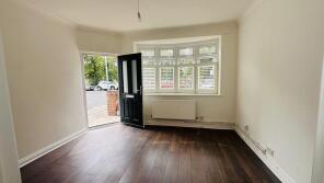 107, Blackshaw Road, London SW17 0BU