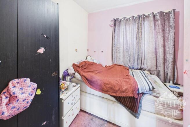3 bed Semi-Detached for sale Image 6