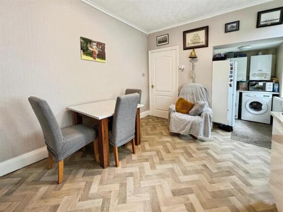 2 bed Semi-Detached for sale Image 4