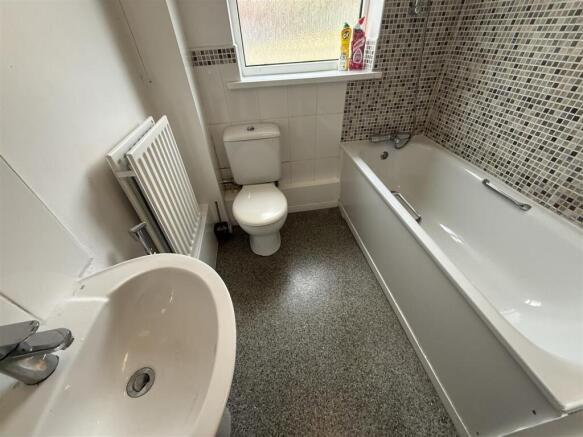 2 bed Apartment for sale Image 4