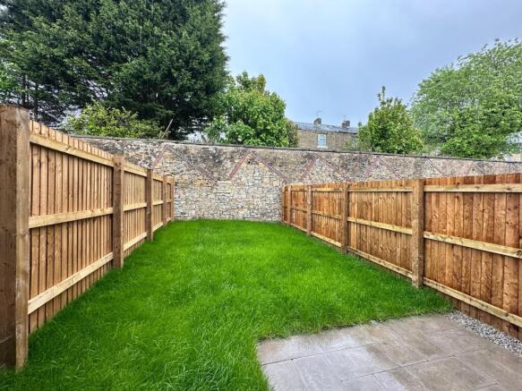 3 bed Semi-Detached to rent Image 6