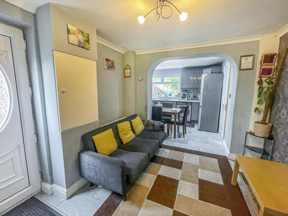 4 bed Semi-Detached for sale Image 8