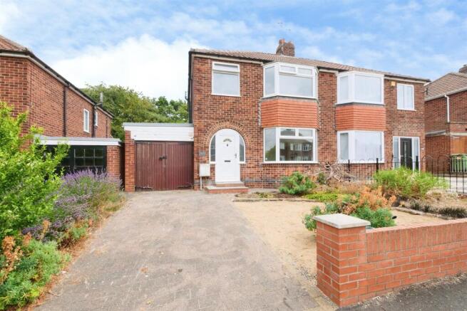 3 bed Semi-Detached for sale Image 2
