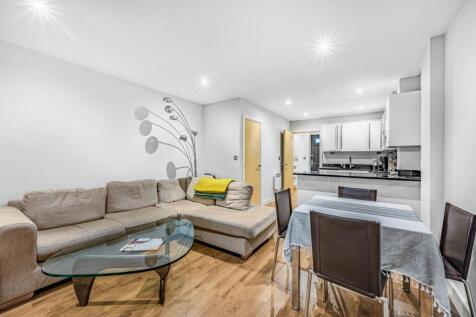 Island Apartments,
30 Coleman Fields, N1