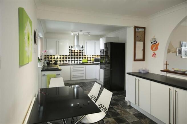KITCHEN DINER