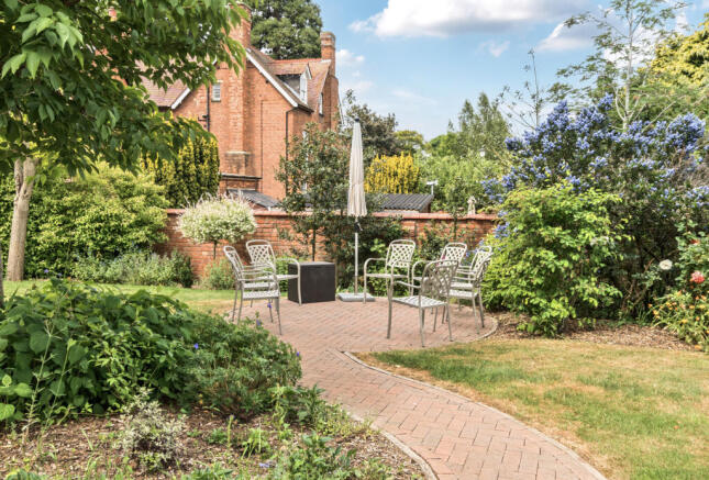 1294721-3-682b097...