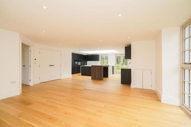 4 bed Mews to rent Image 9