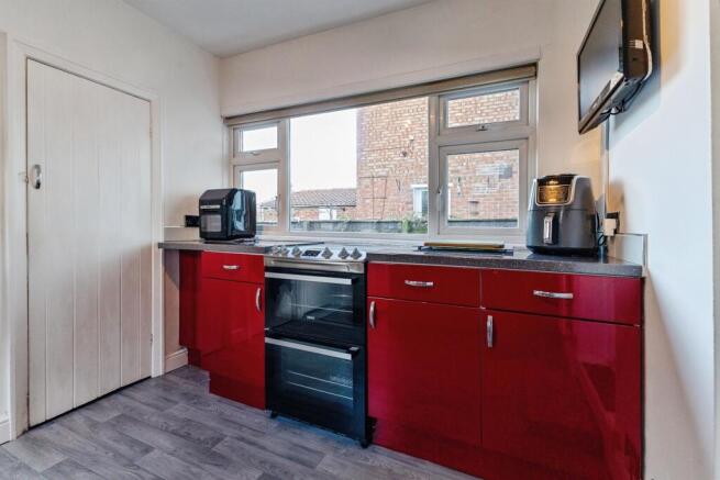3 bed Semi-Detached for sale Image 4