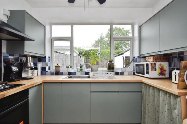 3 bed Semi-Detached for sale Image 7