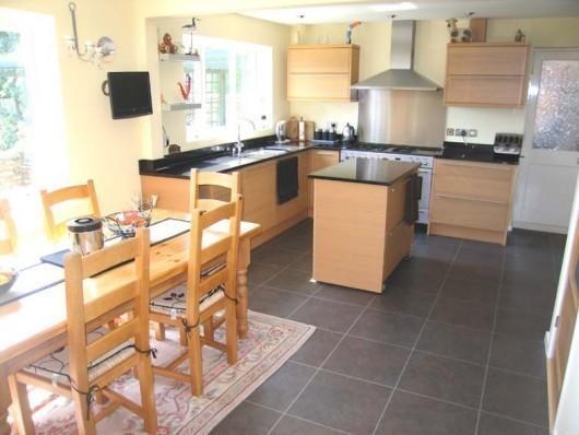 KITCHEN DINING ROOM