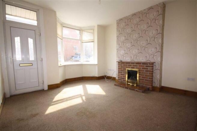 FRONT LOUNGE